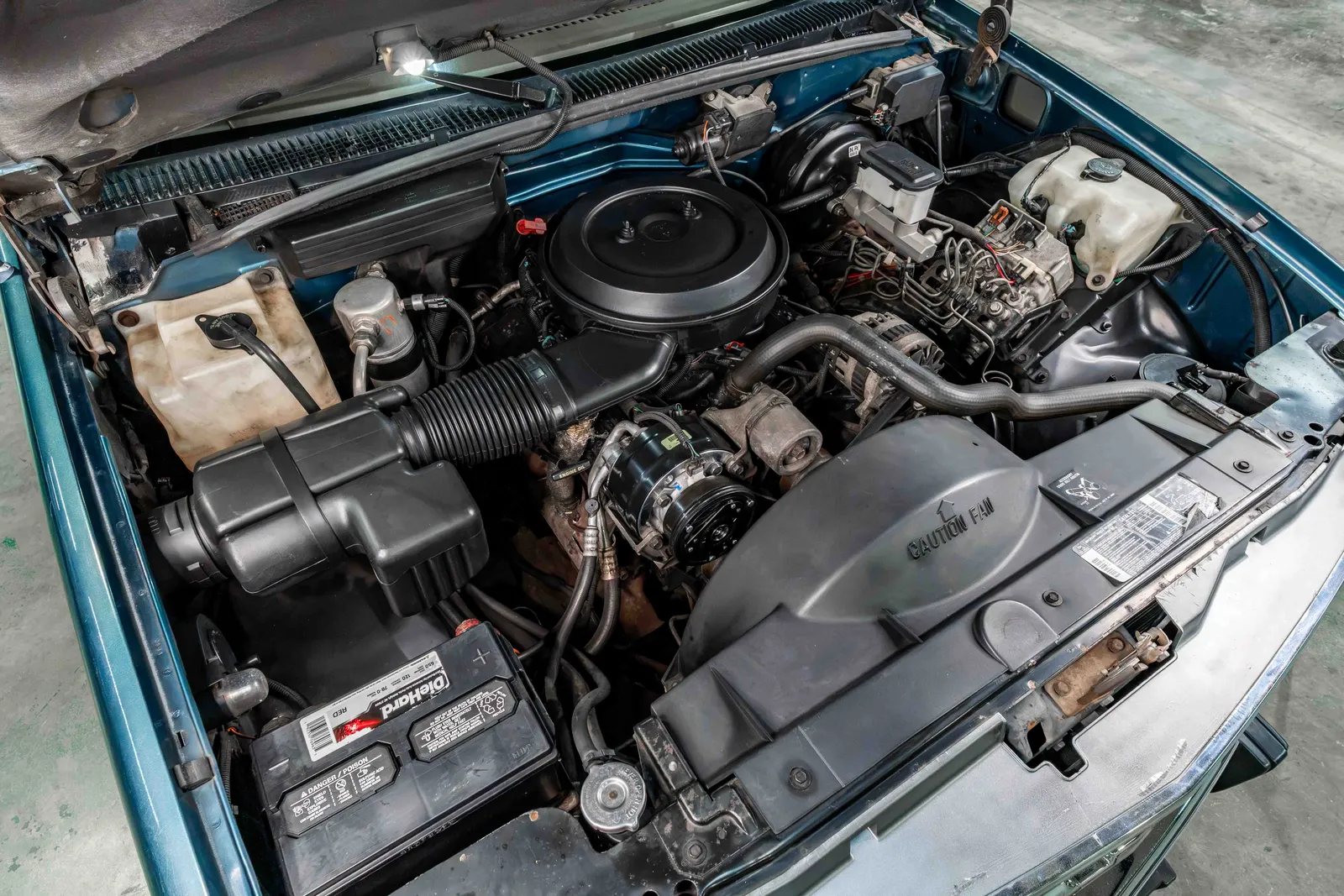 1994-Chevrolet-Blazer-Medium Dark Teal Metallic-1GNEK18K2RJ324769--41.jpg